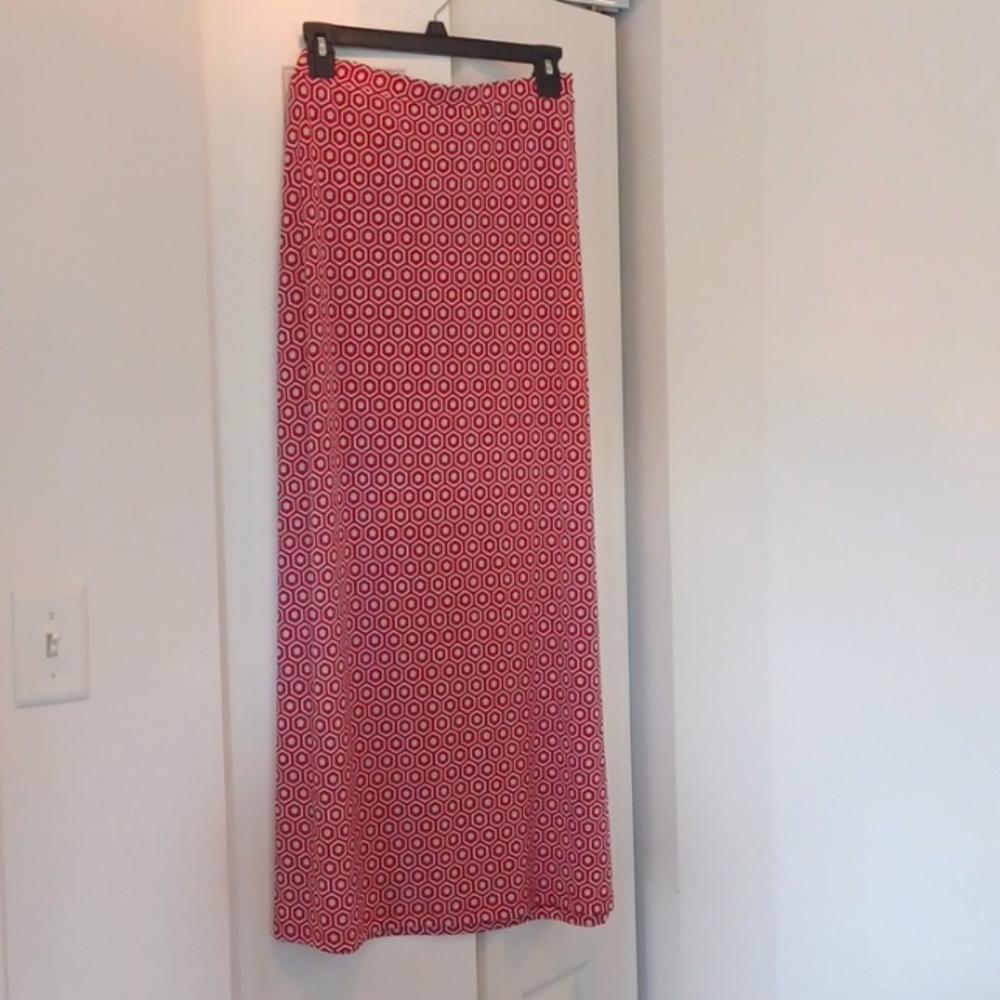 NWT Chicos SIZE 1 Easywear Long Geometric Skirt in Radiant Red